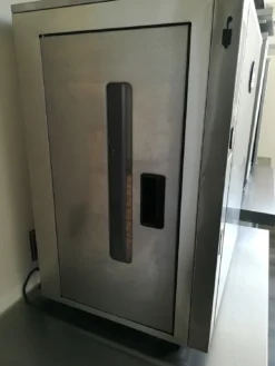 Bradley Professional Smoker BS1019 / Elektro Räucherofen 8 Bradley Professional Smoker BS1019 / Elektro Räucherofen -Grillen im Freien 20092 bradley smoker bs1019 seitliche tuer