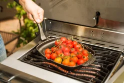 Napoleon Gusseiserne Pfanne Mit Holz Untersetzer - Auslaufartikel 7 Napoleon Gusseiserne Pfanne Mit Holz Untersetzer - Auslaufartikel -Grillen im Freien 56008 gusspfanne Holzuntersetzer Napoleon