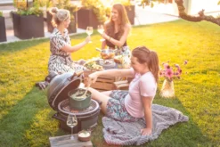 Big Green Egg MiniMax Keramikgrill Mit EGG Carrier 24 Big Green Egg MiniMax Keramikgrill Mit EGG Carrier -Grillen im Freien Big Green Egg MiniMax Campinggrill