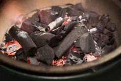 Big Green Egg Holzkohle Wildfire 5 Kg Karton - Kräuterbaum 5 Big Green Egg Holzkohle Wildfire 5 Kg Karton - Kräuterbaum -Grillen im Freien Big Green Egg Wildfire Aroma Holzkohle abbrand