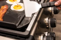 Broil King Grillplatte / Gusseisen Plancha Für Baron (ersetzt 2 Grillroste) -Grillen im Freien Broil King Baron Grillplatte Fettablauf 11342