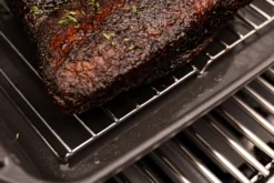 Broil King Gussbräter / Dutch Oven (eckig) / Multi Roaster Inkl. Bratengestell -Grillen im Freien Broil King Gusseisenbraeter Bratengestell 69610