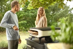 COZZE Pizzaofen Elektrisch 42,5 Cm (17") - Inkl. Pizzastein & Hitzeschild 11 COZZE Pizzaofen Elektrisch 42,5 Cm (17") - Inkl. Pizzastein & Hitzeschild -Grillen im Freien COZZE Elektro Pizzaofen 17 Zoll Lifestyle