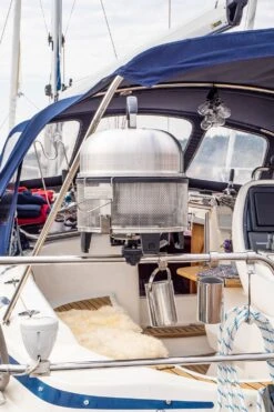 Cobb Relinghalterung / Balkonhalterung Für Cobb Premier+/AIR/Gas -Grillen im Freien Cobb Relinghalter Premier Boot