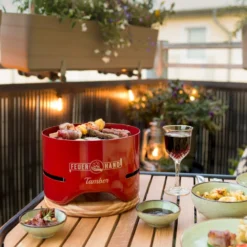 Feuerhand Tischgrill Tamber Rot -Grillen im Freien Feuerhand Tamber Tischgrill Rot Lifestyle