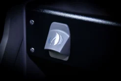 Napoleon Rogue SE 525 Gasgrill - All-black - Grillfürst Edition Inkl. Abdeckhaube - SMART Deal Inkl. Grillfürst Grill Control - Modell 2022 -Grillen im Freien Flaschenoeffner all black 2