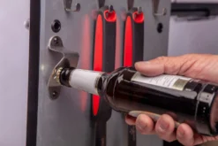 Grillfürst G621G 6-Brenner Edelstahl-Gasgrill - Eintracht Frankfurt Edition - Gusseisenroste -Grillen im Freien Grillfuerst Gasgrill G310E Flaschenoeffner 2