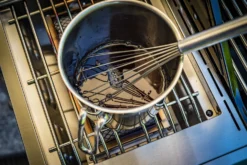 Grillfürst G520G 5-Brenner Gasgrill Mit Hochtemperaturbrenner, Heckbrenner Und Gusseisen Rosten - X-DEAL Inkl. Zubehörpaket -Grillen im Freien Grillfuerst Gasgrill G520G Seitenbrenner Topf