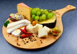 Grillfürst Pizzabrett Bambusholz -Grillen im Freien Grillfuerst Servierbrett Kaeseplatte