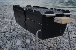 Knister Grill Original - Ausziehbarer Holzkohle Kompaktgrill 33 Knister Grill Original - Ausziehbarer Holzkohle Kompaktgrill -Grillen im Freien Knister Grill Beine auf Steinen
