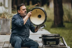 Monolith ICON Black Keramikgrill Tischgrill Inkl. Gestell -Grillen im Freien Monolith Keramikgrill Icon Deckel abnehmbar