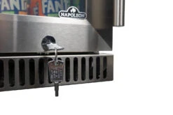 Napoleon Outdoor - Kühlschrank, 135 Liter, Linksdrehende Tür Mit Doppelverglasung Und LED Beleuchtung - Wasserdicht Nach IP24 -Grillen im Freien Napoleon Kuehlschrank abschliessbarNFR135OLGL