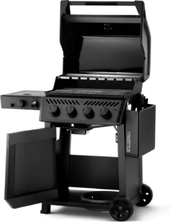 Napoleon Phantom Freestyle 425 Gasgrill, Mattschwarz - Mit Sizzle Zone Und Tür - Modell 2023 -Grillen im Freien Napoleon Phantom Freestyle F425DSIBPK PHM Prod Open Ang