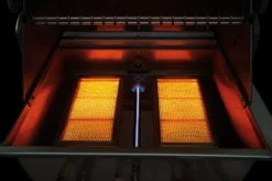 Napoleon Prestige Pro 825-3 Edelstahl Gasgrill Inkl. Drehspieß Und Bodenbeleuchtung - Modell 2023 -Grillen im Freien Napoleon Prestige Pro 825 sizzle zone