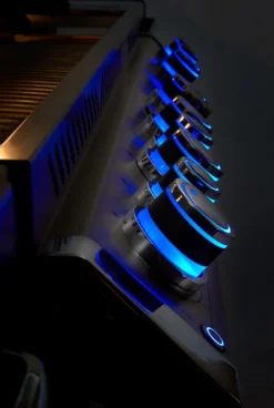 Napoleon Prestige Pro 665-3 Edelstahl Gasgrill Inkl. Drehspieß - Modell 2023 - SMART Deal Inkl. Grillfürst Grill Control Mit Companion Device Und Einstichthermometer 35 Napoleon Prestige Pro 665-3 Edelstahl Gasgrill Inkl. Drehspieß - Modell 2023 - SMART Deal Inkl. Grillfürst Grill Control Mit Companion Device Und Einstichthermometer -Grillen im Freien Napoleon Prestige Pro beleuchtere Drehregler blau 3