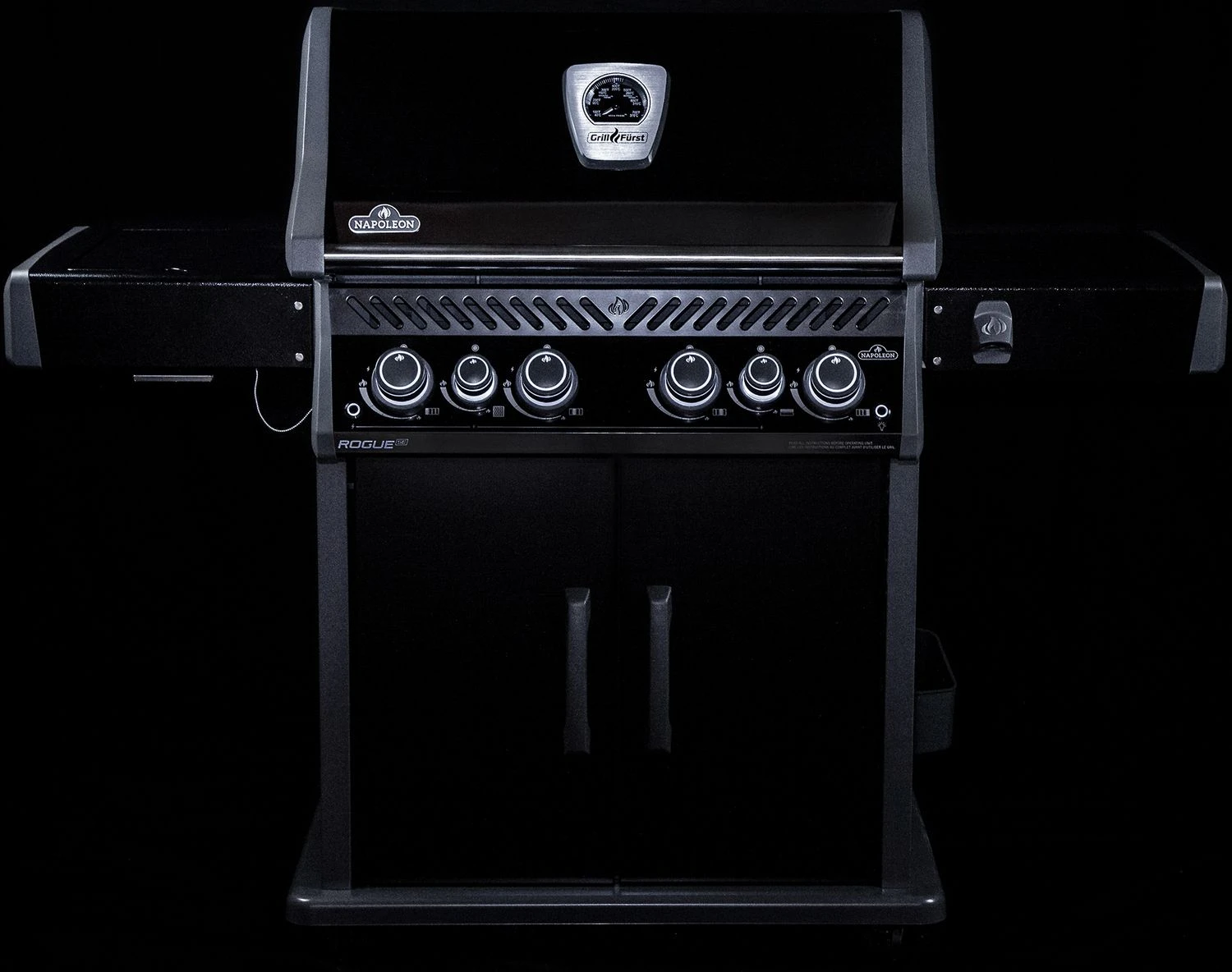Napoleon Rogue SE 525 Gasgrill - All-black - Mit Sizzle Zone Und Heckbrenner - Grillfürst Edition - X-DEAL Inkl. Abdeckhaube, Gussplatte Und Drehspieß-Set - Modell 2022 3 Napoleon Rogue SE 525 Gasgrill - All-black - Mit Sizzle Zone Und Heckbrenner - Grillfürst Edition - X-DEAL Inkl. Abdeckhaube, Gussplatte Und Drehspieß-Set - Modell 2022 – Bild 3