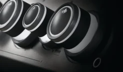 Napoleon Rogue SE 425 Edelstahl Gasgrill Mit Sizzle Zone Und Heckbrenner - Modell 2023 -Grillen im Freien Napoleon Rogue SE Drehknoepfe beleuchtet