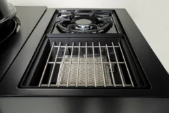 Outdoorchef Gas Kugelgrill Arosa 570 G Evo Black Style - Inkl. Blazing-/Cooking Zone Kit Plus -Grillen im Freien Outdoochef Kugelgrill Arosa 570 G Blazing Zone