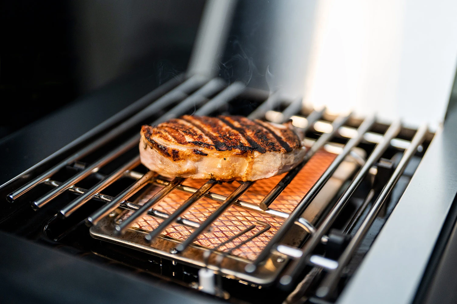 Outdoorchef Dualchef 425 G BZ Gasgrill Mit Blazing Zone Infrarotbrenner + DGS Gusseisen Grillrost 2 Stk.+ DGS Gemüse Grillrost 2 Stk. 7 Outdoorchef Dualchef 425 G BZ Gasgrill Mit Blazing Zone Infrarotbrenner + DGS Gusseisen Grillrost 2 Stk.+ DGS Gemüse Grillrost 2 Stk. – Bild 7