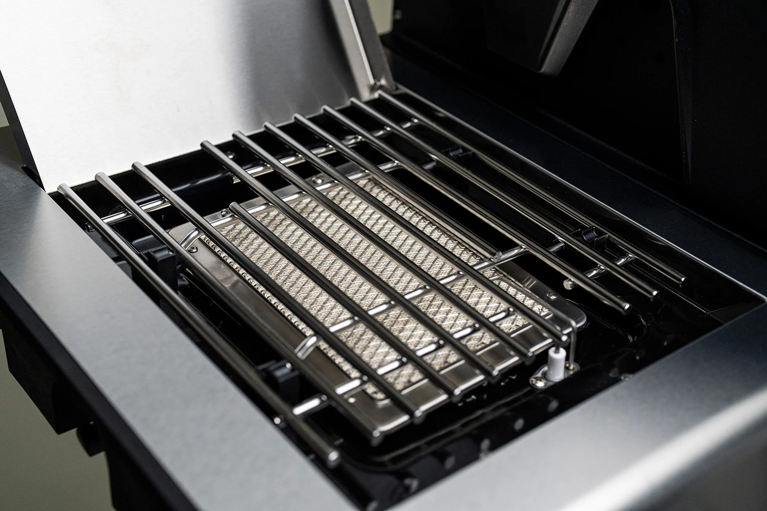 Outdoorchef Dualchef 425 G BZ Gasgrill Mit Blazing Zone Infrarotbrenner + DGS Gusseisen Grillrost 2 Stk.+ DGS Gemüse Grillrost 2 Stk. 6 Outdoorchef Dualchef 425 G BZ Gasgrill Mit Blazing Zone Infrarotbrenner + DGS Gusseisen Grillrost 2 Stk.+ DGS Gemüse Grillrost 2 Stk. – Bild 6