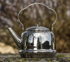 Petromax Teekessel Tk2 (3 Liter) 8 Petromax Teekessel Tk2 (3 Liter) -Grillen im Freien Petromax Edelstahl Teekessel 3000ml Lifestyle01