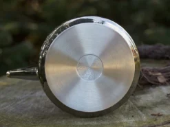 Petromax Teekessel Tk2 (3 Liter) 7 Petromax Teekessel Tk2 (3 Liter) -Grillen im Freien Petromax Edelstahl Teekessel tk2 Boden