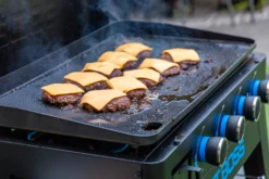 Pit Boss Plancha Grill Ultimate Plancha 4-Brenner - Mit Untergestell -Grillen im Freien Pit Boss Plancha Grill 4 Brenner Burger