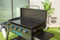 Pit Boss Plancha Grill Ultimate Plancha 4-Brenner - Mit Untergestell -Grillen im Freien Pit Boss Planchagrill 4 Brenner Ultimate Grillstation