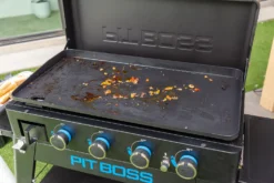 Pit Boss Plancha Grill Ultimate Plancha 4-Brenner - Mit Untergestell -Grillen im Freien Pit Boss Planchagrill Gussplancha reinigen