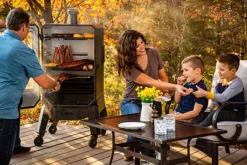 Pit Boss Vertical Smoker Pro Series 4 Pelletsmoker -Grillen im Freien Pit Boss Vertical Smoker Pro Series 4 Pelletsmoker Raeuchern