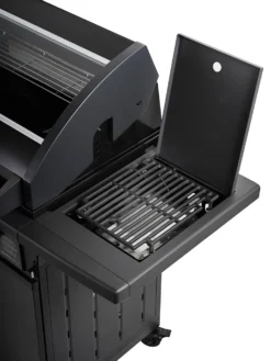 Rösle Gasgrill Magnum PRO G4-S - X-DEAL Inkl. Abdeckhaube, Gusseisen Grillplatte Und Drehspieß - Modell 2023 19 Rösle Gasgrill Magnum PRO G4-S - X-DEAL Inkl. Abdeckhaube, Gusseisen Grillplatte Und Drehspieß - Modell 2023 -Grillen im Freien Roesle Gagsrill Magnum Pro Prime Zone offen2