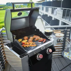 Rösle Gasgrill Videro G2 Schwarz - Modell 2022 Inkl. Abdeckhaube 19 Rösle Gasgrill Videro G2 Schwarz - Modell 2022 Inkl. Abdeckhaube -Grillen im Freien Roesle Videro G2 Gasgrill Station Mood02