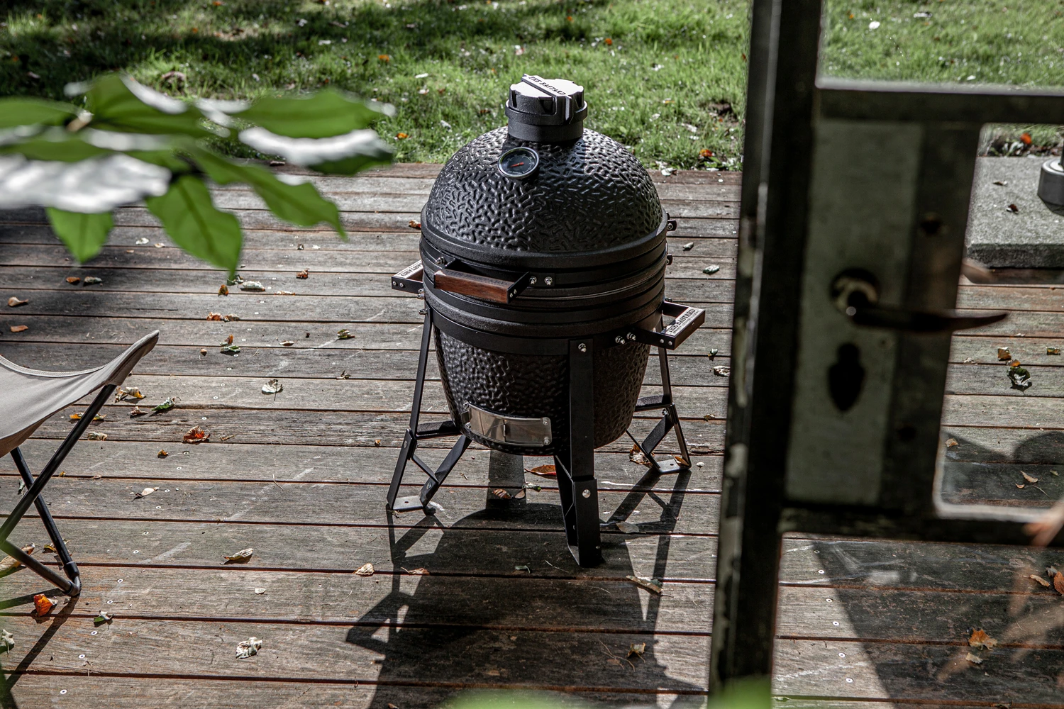 The Bastard Keramikgrill Urban Compact - Schwarz Matt - Modell 2023 1 The Bastard Keramikgrill Urban Compact - Schwarz Matt - Modell 2023