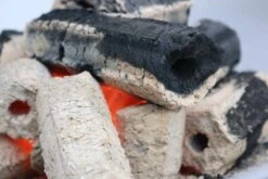 Greek Fire Holzkohlebriketts 20kg 18 Greek Fire Holzkohlebriketts 20kg -Grillen im Freien greek fire briketts glut detail