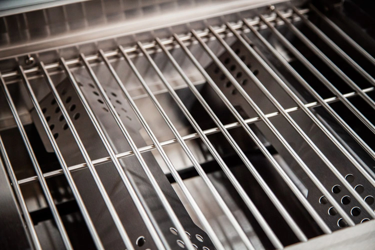 Grillfürst G201E 2-Brenner Gasgrill Portabel V2 - Campinggrill / Balkongrill - X-DEAL Inkl. Untergestell Und Tragetasche 9 Grillfürst G201E 2-Brenner Gasgrill Portabel V2 - Campinggrill / Balkongrill - X-DEAL Inkl. Untergestell Und Tragetasche – Bild 9