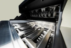 Outdoorchef Dualchef 425 G BZ Gasgrill Mit Blazing Zone Infrarotbrenner + DGS Gusseisen Grillrost 2 Stk.+ DGS Gemüse Grillrost 2 Stk. 35 Outdoorchef Dualchef 425 G BZ Gasgrill Mit Blazing Zone Infrarotbrenner + DGS Gusseisen Grillrost 2 Stk.+ DGS Gemüse Grillrost 2 Stk. -Grillen im Freien outdoorchef dualchef 425 g flammschutzbleche 18 700 16